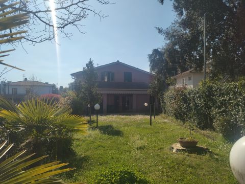Via tenente tito Mechilli 3