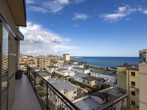 Viale Crotone, 9