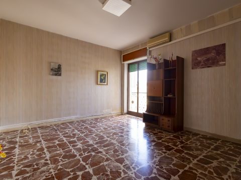 Viale Crotone, 9