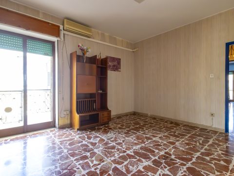 Viale Crotone, 9