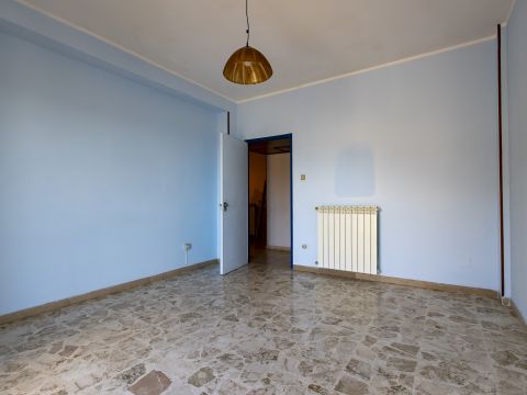 Viale Crotone, 9