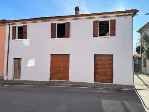 Via Pascoli 1