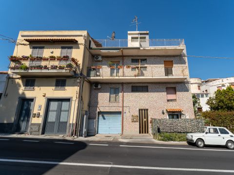 Via Livorno, 51