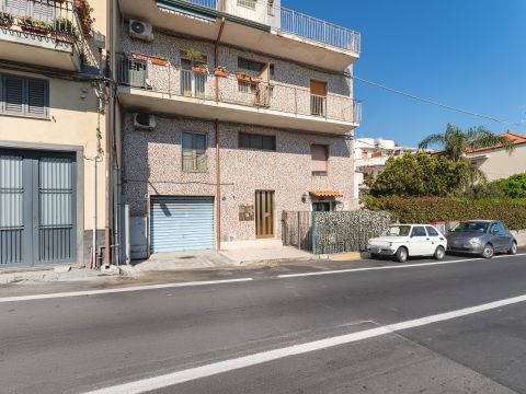 Via Livorno, 51