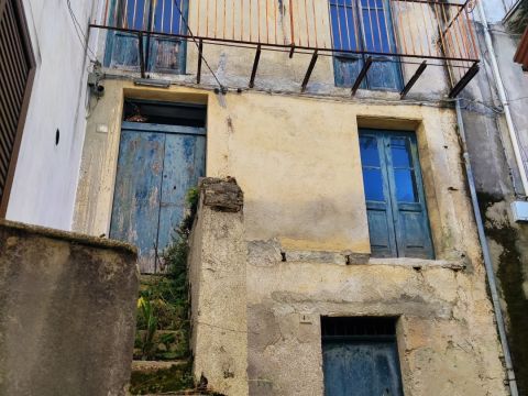 Via Santa Venere,30-32