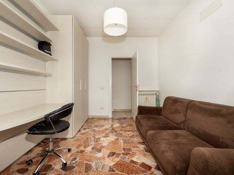 Largo Antonio Beltramelli, 1b