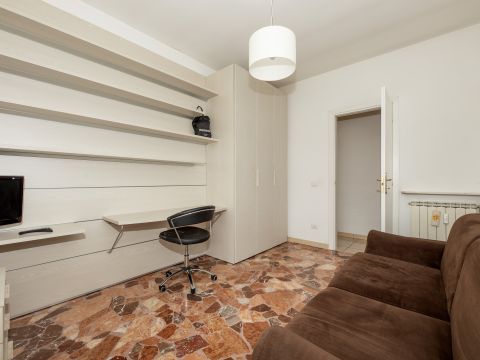 Largo Antonio Beltramelli, 1b