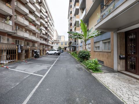 Largo Antonio Beltramelli, 1b