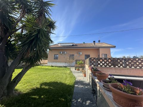 Via Margherita D'Austria 4