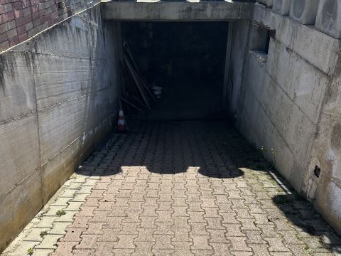 Via Margherita D'Austria 4