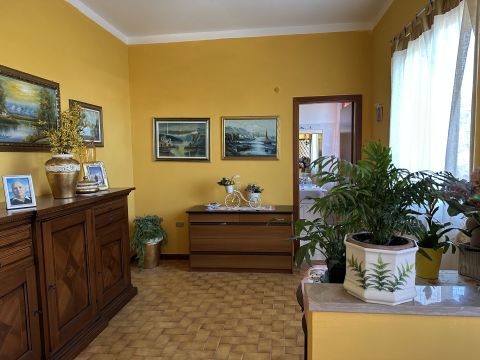 Via Margherita D'Austria 4
