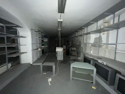 Via Giacomo Giovanetti 64