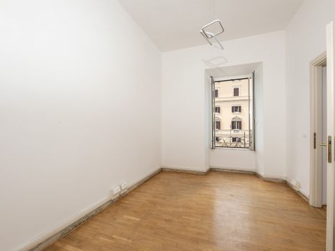 Largo Arenula, 11