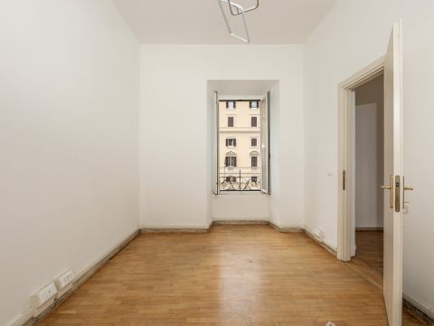 Largo Arenula, 11