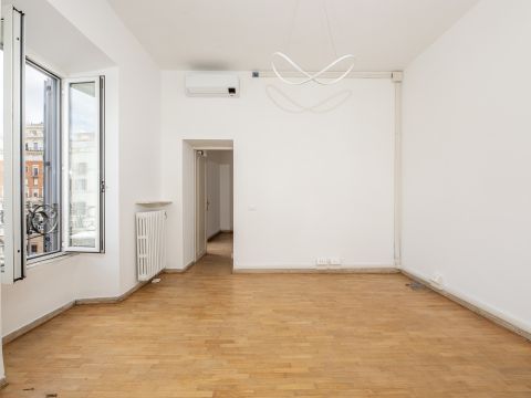 Largo Arenula, 11