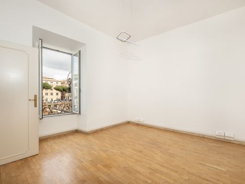 Largo Arenula, 11