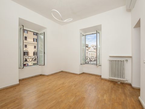 Largo Arenula, 11