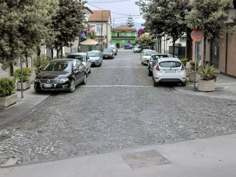 Via Imperia, 17