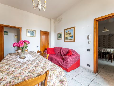 Via N. Bixio, 54
