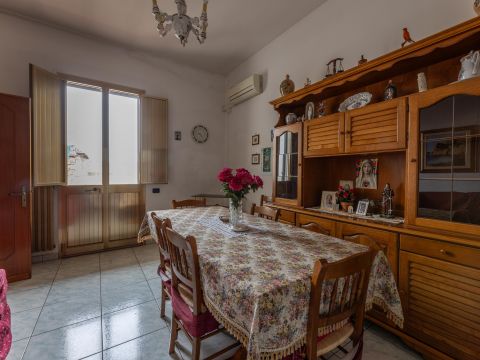Via N. Bixio, 54