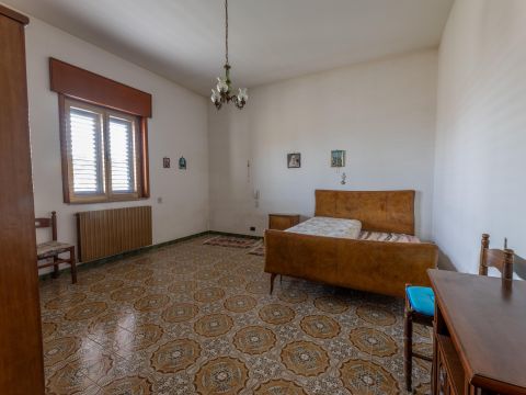 Via N. Bixio, 54