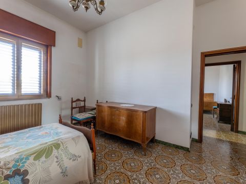 Via N. Bixio, 54