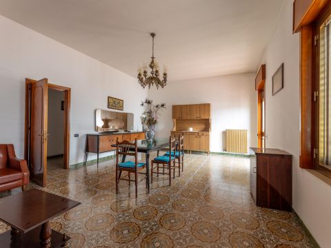 Via N. Bixio, 54