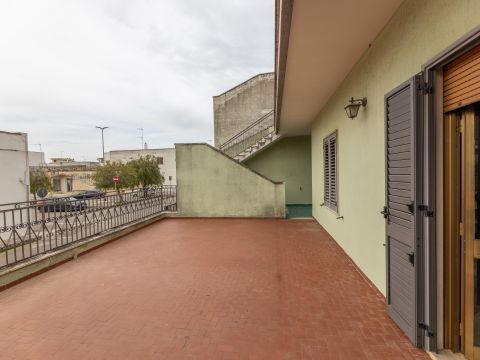 Via N. Bixio, 54