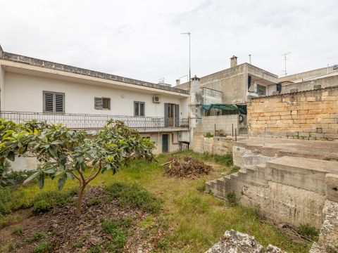 Via N. Bixio, 54