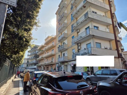 Via 4 Novembre, 19