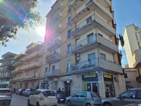 Via 4 Novembre, 19