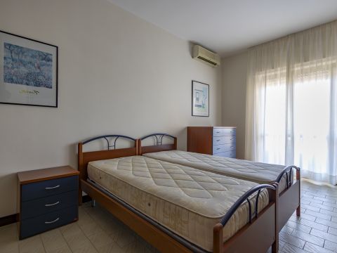Viale Tommaso Campanella, 186