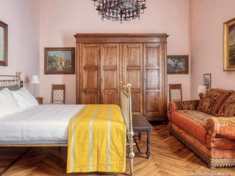 V. Nizza, 33