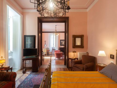 V. Nizza, 33