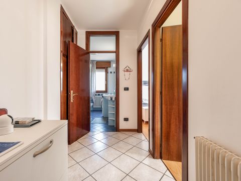 Via Cavour, 28