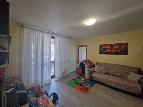 Piazza Cesare e Battista Milani, 4