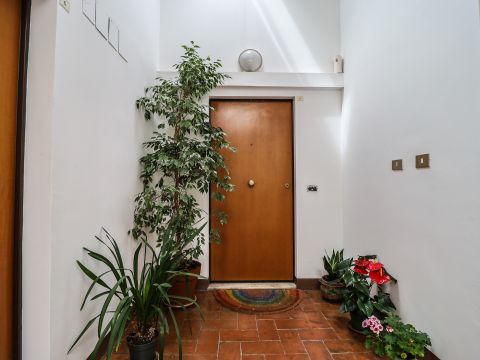 Via del Triumvirato, 43