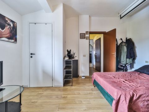 Via del Triumvirato, 43