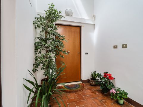 Via del Triumvirato, 43