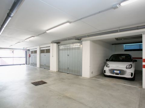 Viale Gianluigi Bonelli 98