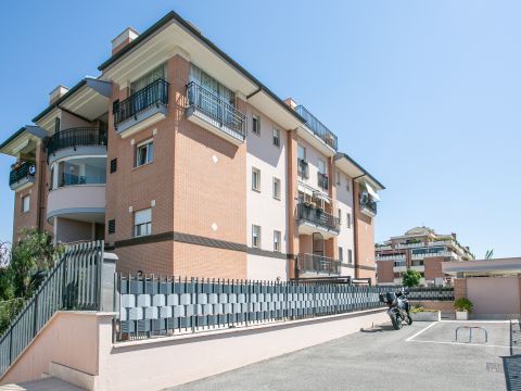 Viale Gianluigi Bonelli 98