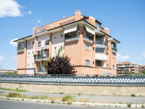 Viale Gianluigi Bonelli 98