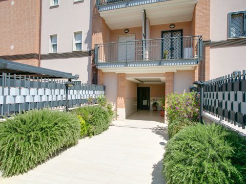 Viale Gianluigi Bonelli 98