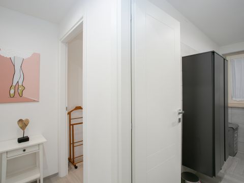 Viale Gianluigi Bonelli 98