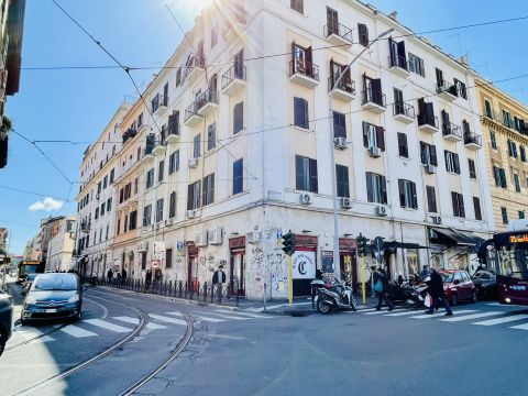 Via dei Reti, 52