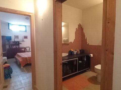 Via Bari, 17