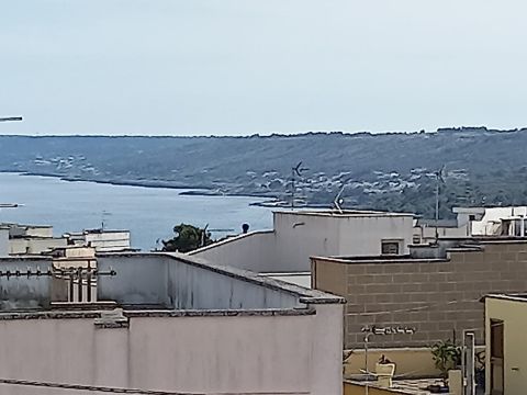 Via Bari, 17