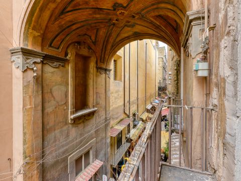 Via S. Gregorio Armeno