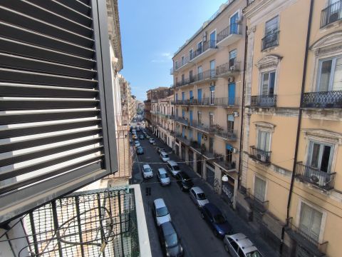 Via Francesco Crispi, 34