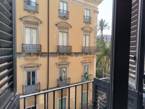 Via Francesco Crispi, 34